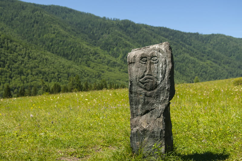 Каменные воины и слияние рек Катуни и Аккем